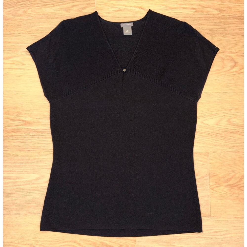 Ann Taylor black knit short sleeve blouse front button clasp womens size Large